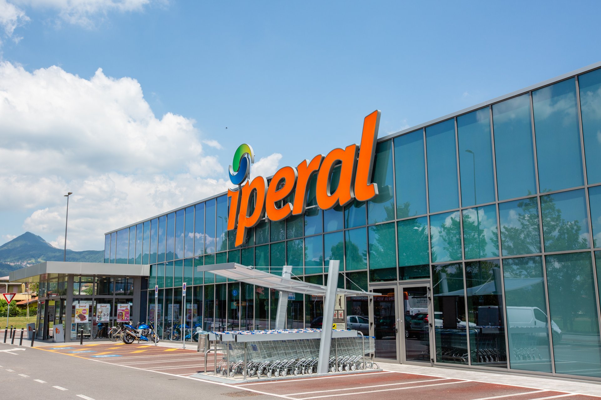 lavorare nel settore della grande distribuzione Lavora nel supermercato IPERAL e vivi un'esperienza di lavoro gratificante!